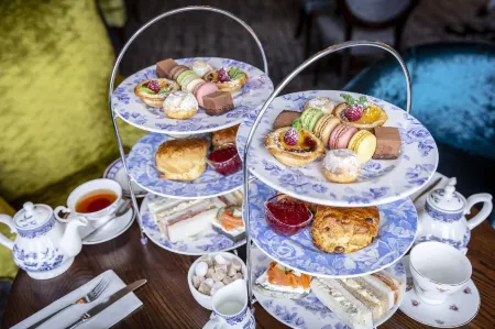 Royal Hotel Отели рядом с достопримечательностью «Sea Lark Studio»