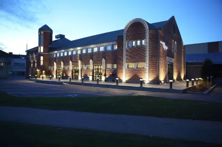 Hotel Epoque & Apartments Отели в г. Пиетарсаари