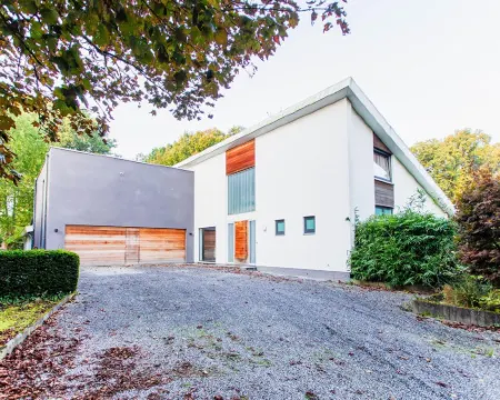 8P 4B Lanaken Retreat: Swimming Pool Jacuzzi and Sauna Hotels in Lanaken