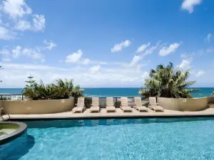 Clubb Coolum Beach Resort Sunshine Coast