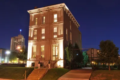 Grand Center Inn Hotel in zona Saint Louis University School for Professional Studies