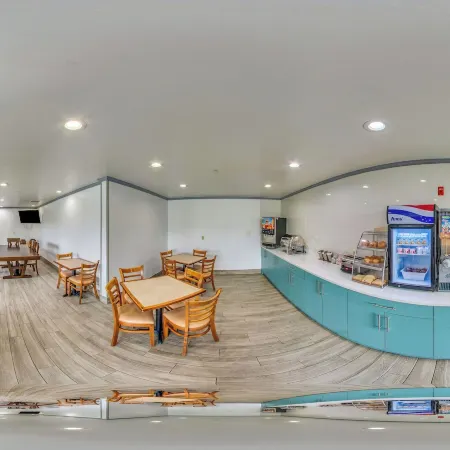 Country Inn & Suites by Radisson, Grand Rapids Airport, MI