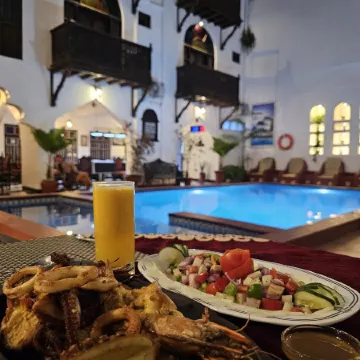 Dhow Palace Hotel