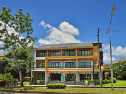 Tairada Boutique Hotel Krabi Provincial Agricultural Career Development and Promotion Center周辺のホテル