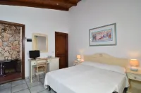 Li Suari Club Village فنادق في San Teodoro