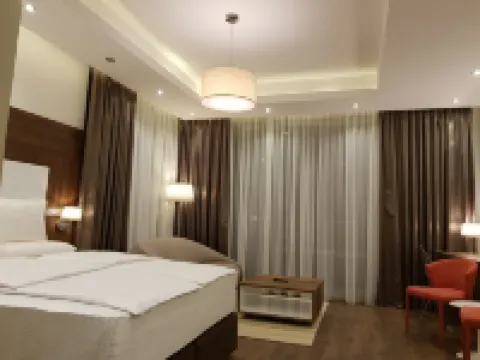 佩拉豪華經典 住宿飯店