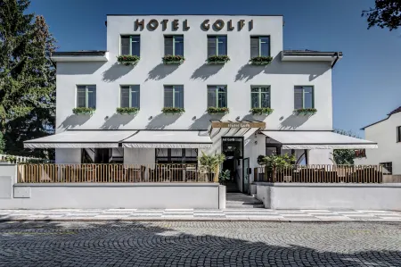 Hotel Golfi