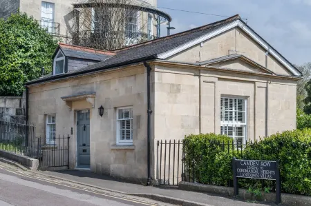 Bath Circle Camden Lodge House Отели рядом с достопримечательностью «Университет Бат»