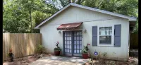 The Cottage on Colonial