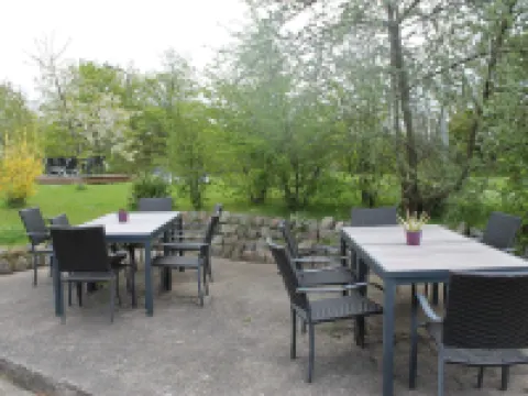 Charmante Ferienwohnung Mit Garten in Wiek