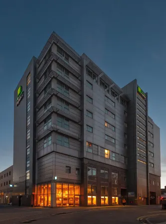 Holiday Inn Express Swindon City Centre