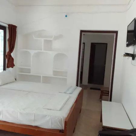 Parisha Residency- Temple Side Hotel
