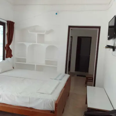Parisha Residency- Temple Side Hotel - 2-Star