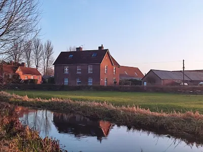 The Cheesehouse - Seven Ensuite Bedrooms Hotels in Britford