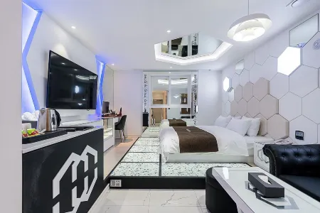 Theban Hotel Отели в г. Чхунджу