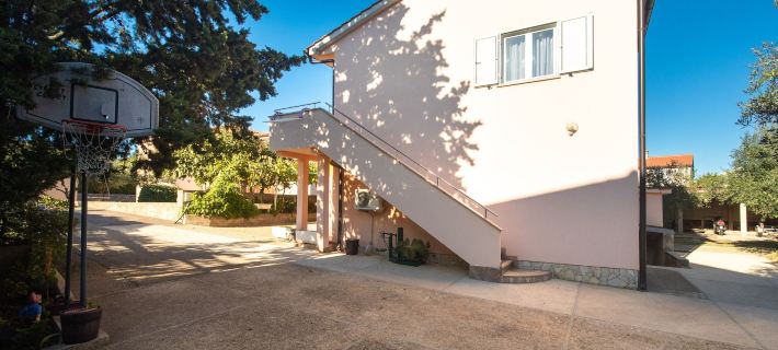 1-Bedroom Apartment in Krk - Steps from the Beach! Hôtels à&nbsp;: Krk