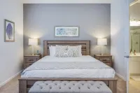 Penthouse Utopia 3 Bedroom Condo by RedAwning