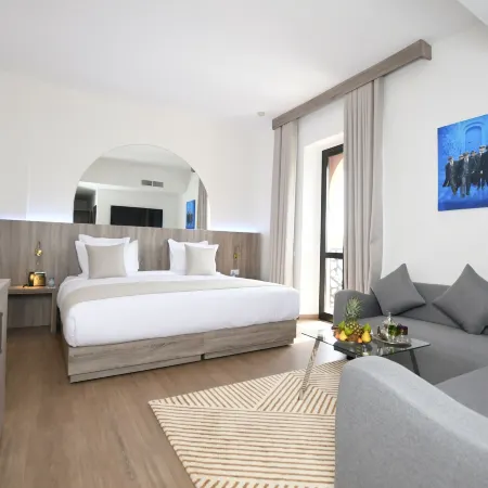 555 Hotel Clubbing Adults Only