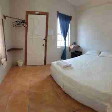 Belize Sea Reef Inn Rooms