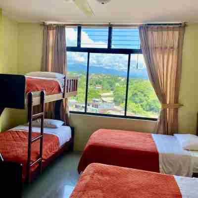Hostal La Colina Rooms