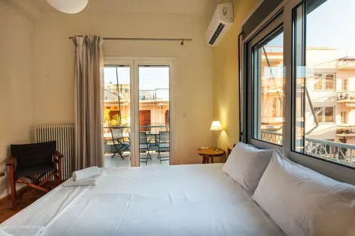 Upscale Modern Escape in the Historic Center فنادق في Messini