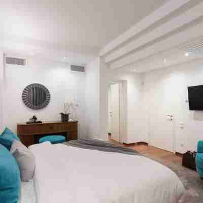 Serena Calm Pool House Rooms