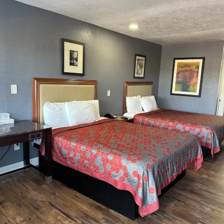 Fireside Inn by the Beach Boardwalk & Bowling
