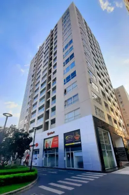 喬麗家 - 天空中心 - A區 Đại Học Giao Thông Vận Tải TP HCM - Cơ sở 3附近的飯店