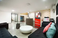RedDoorz Near Palembang Trade Center 3 Hotels in Pahlawan