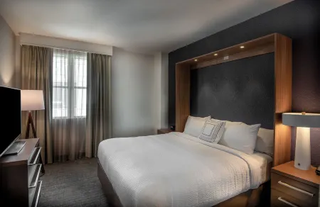 Residence Inn Washington, DC National Mall Отели рядом с достопримечательностью «Художественная галерея Фрира»