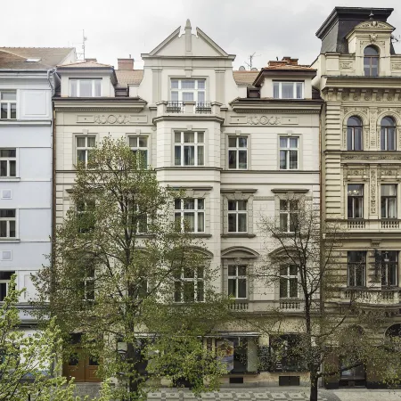 Elizabeth Suites Отели рядом с достопримечательностью «Прага 02»