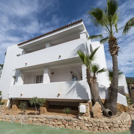 Apartamentos Blanco Sol
