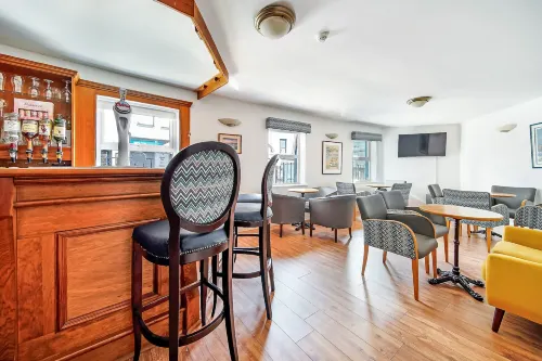 Iona Inn - bar