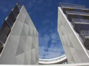 Parizs Garden Apartments