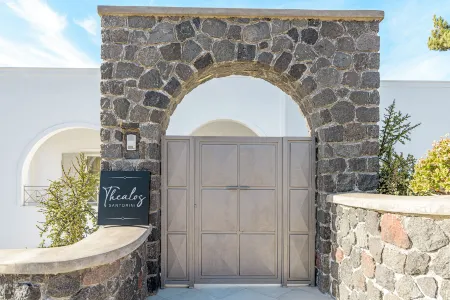 Thealos Santorini Отели в г. Санторини
