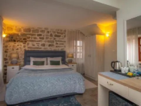 แอนทิกาเกสต์เฮาส์ โรงแรมในโคเตอร์