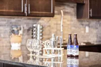 Spectacular Townhome Near Breweries and River District! - 4 stjerner