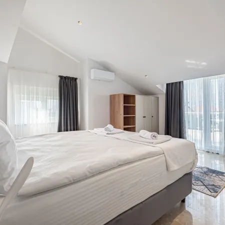 Belek Deluxe Suit