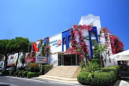 Catamaran Hotel Отели в г. Golturkbuku