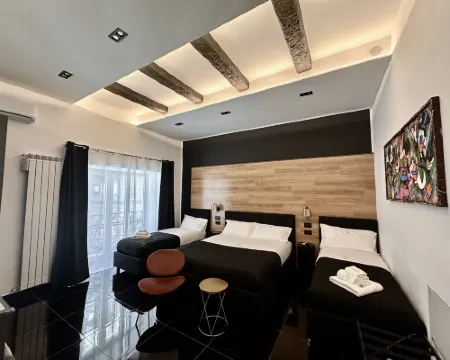 エレガンス・ルームズ・スパッカナポリ ナポリのホテル