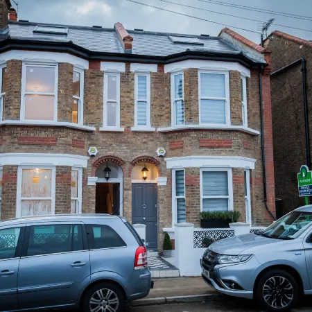 Surbiton Luxury Garden House 19A