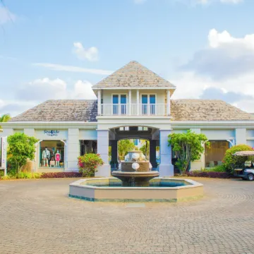 Azuri Apartment with Beach, Pools, Gym, Restaurants, Spa, Boats, Kids Corner