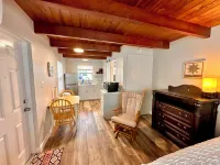 Cottage 34: Coconut Cottage - Waterfront Lodging in Downtown Tavares, FL Hotels in Tavares