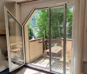 Bright apartment, quiet, 5 min from the center, 2 bedrooms, 4/5p, balcony, parking Hotels near Camping Le Vignemale