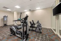 Clarion Hotel Anaheim Resort - Gym