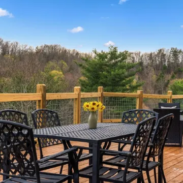 Red River Gorge Cabin with Hot Tub~AMAZING VIEW~Pool Table~Perfect for groups