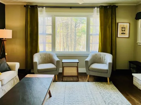 Appaltree Bungalow: Two bedrooms in town Отели рядом с достопримечательностью «Аппалачский государственный университет»