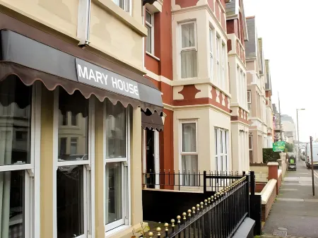 Mary House 46 Отели рядом с достопримечательностью «Ogmore Castle»