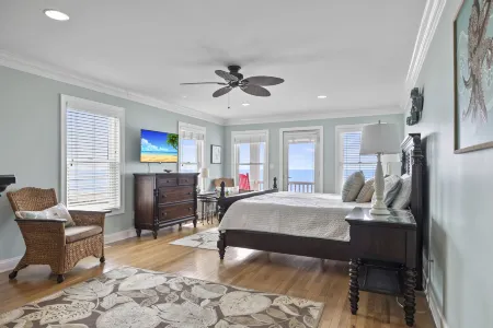 Stunning Oceanfront Escape - Private Pool, Hot Tub, Elevator