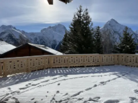 Quiet, typical chalet with breathtaking views